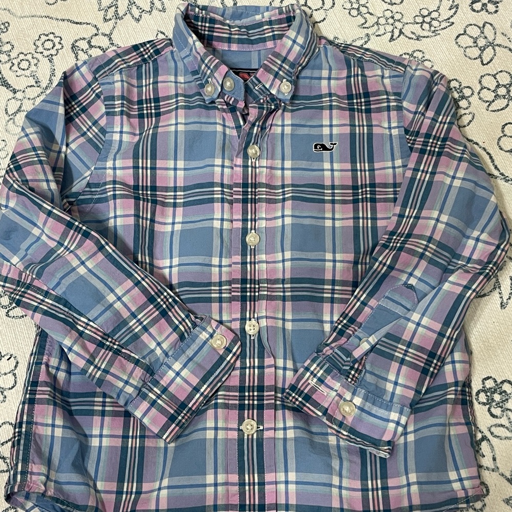 VV button down